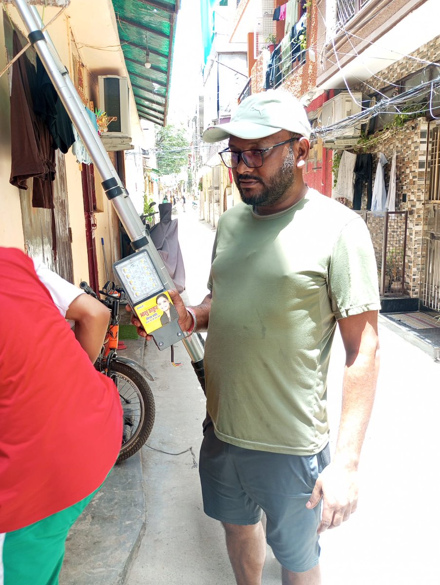 ashuthakuraap's tweet photo. DDA फ्लैट्स C block में निगम पार्षद निधि से नई लाइटें लगवाकर क्षेत्र को अधिक रोशन और सुरक्षित बनाया जा रहा है।
जनहित और विकास के कार्य निरंतर जारी हैं।
@AamAadmiParty @AAPDelhi @Saurabh_MLAgk https://t.co/KohlSeFMKz