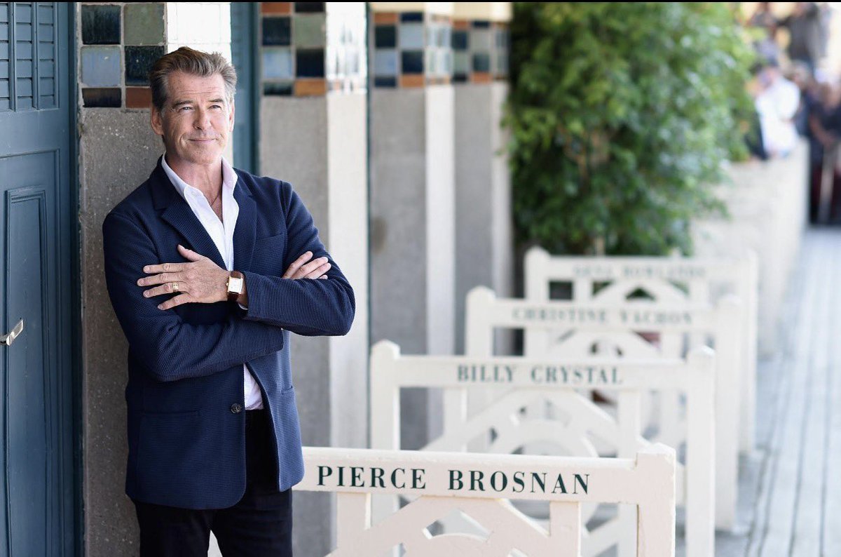 pierce_bbrosnan's tweet photo. Success means very little if you can’t enjoy life along the way.
Work hard, stay humble, and always make time for the people who truly matter. ❤️
What does real success mean to you?
#GeorgeClooney #LifeWisdom #CelebrityQuotes #HollywoodIcon #SuccessfulMindset #MovieStarLife https://t.co/ofSVgM3XTW