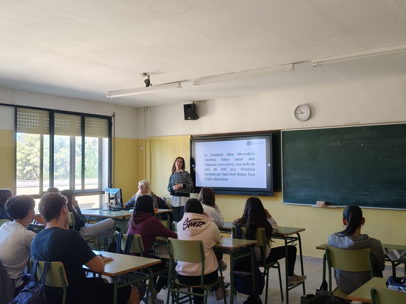 Fund_Mercedaria's tweet photo. El pasado miércoles participamos en una nueva jornada de sensibilización y prevención del delito en el IES Hermanos Argensola de Barbastro con alumnado de 3.º de ESO y 1.º de Bachillerato. 
Gracias a Yolanda y Jose por su testimonio, y al centro y a Ana Cristina por la acogida.🙏 https://t.co/2TKmp96e2l