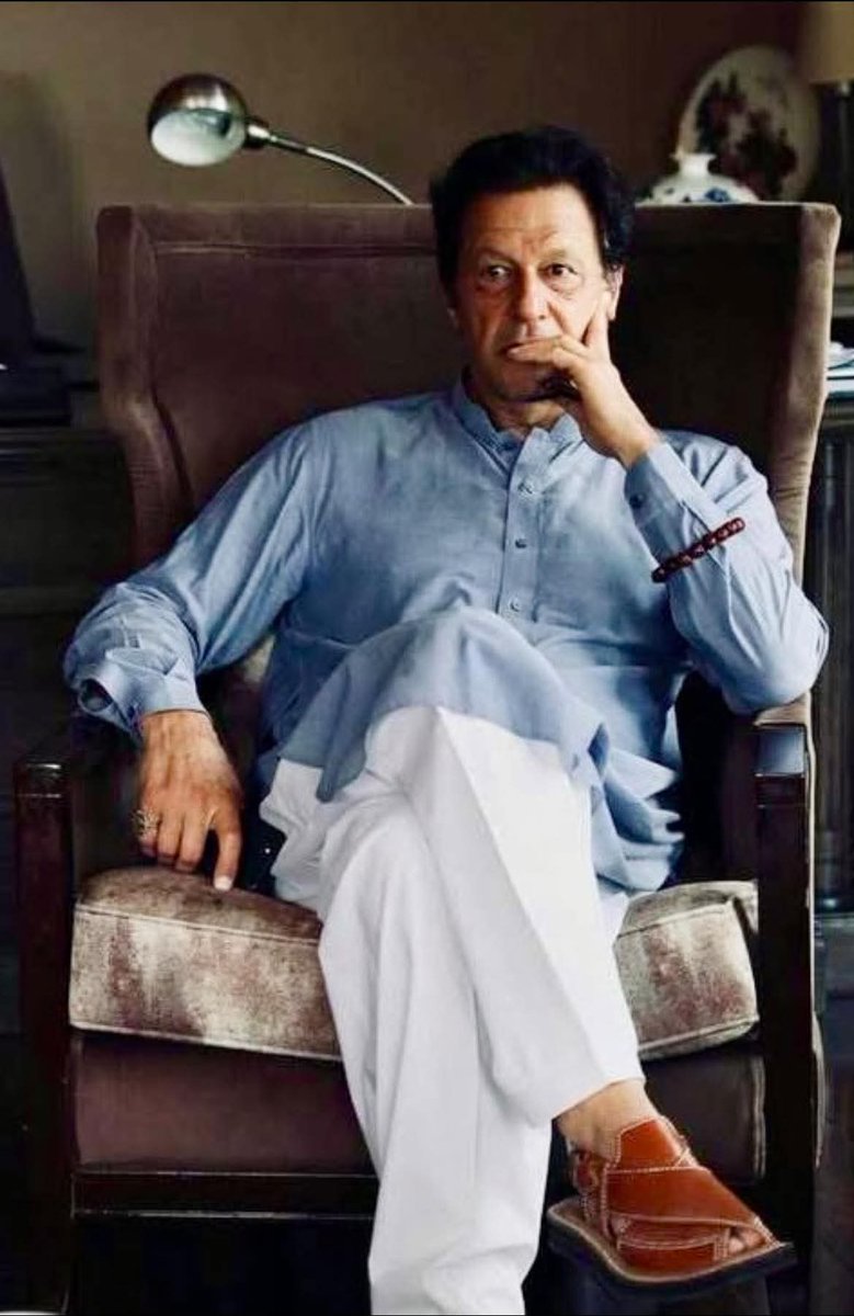 switchoff11AA's tweet photo. جو حق پر کھڑا ہوتا ہے وہ ہارتا نہیں 
اللّہ تعالٰی کا قرآن پاک میں فرمان ہے میں کسی ایسی قوم کو تباہ نہیں کرتا جو حق سچ پر کھڑی ہوتی ہے۔
حضرت علیؓ کا قول ہے کہ: “کفر کا نظام چل سکتا ہے مگر ناانصافی کا نہیں
جھوٹا اور دھوکے باز خود بخود بے نقاب ہو جاتا ہے۔
عمران خان، 31 مئی 2025 https://t.co/AsSYmqHQvG