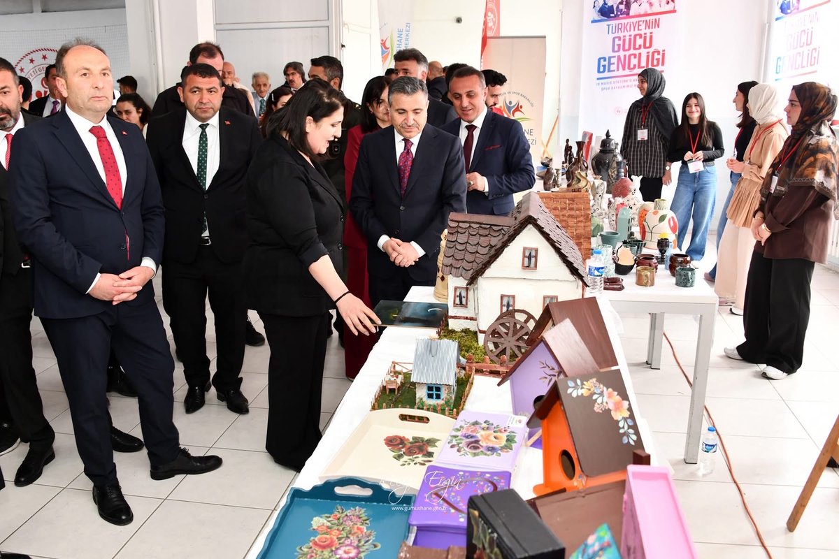 MuhammedDeniz23's tweet photo. Bütün ümidim gençliktedir." diyen bir liderin izinde, enerjimizle ve inancımızla geleceğe yürüyoruz! Cumhuriyetimizin temellerinin atıldığı bu özel günde, tüm gençlerimizin bayramı kutlu olsun. #19MayısGençlikveSporBayramı https://t.co/oAfaNHkWht
