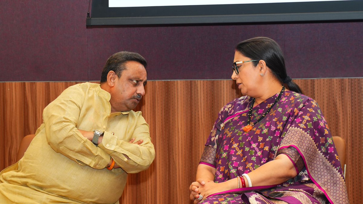 CAITIndia's tweet photo. Trade leaders from 27 states came together at the day 2 of National Traders’ Leaders Conclave at Bharat Mandapam and unanimously resolved to take forward PM @NarendraModi ji’s visionary “7 resolutions” for building a stronger, self-reliant and secure India. 🇮🇳

Chaired by CAIT National President Shri @BCBhartia ji, the conclave highlighted the growing role of traders as active partners in nation-building.

The National Strategic Advisor to CAIT and Former Union Minister Smt. @SmritiIrani ji deliberated that the 7 appeals by the Prime Minister are a comprehensive vision for strengthening India economically, socially and culturally, while highlighting the importance of women entrepreneurship in building a developed India.

CAIT National Secretary General and Member of Parliament Shri @PKhandelwal_MP ji stated that the trading community remains fully committed to strengthening an Aatmanirbhar Bharat and building resilient supply chains.

The conclave also reaffirmed the trading community’s commitment towards promoting indigenous growth, economic resilience and the spirit of “India First”.