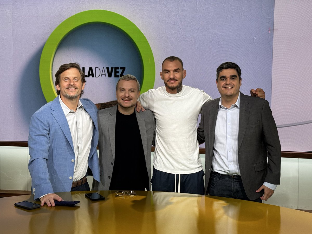 moicanoufc's tweet photo. Participação no programa bola da vez!!! https://t.co/XdQuGMJKPb