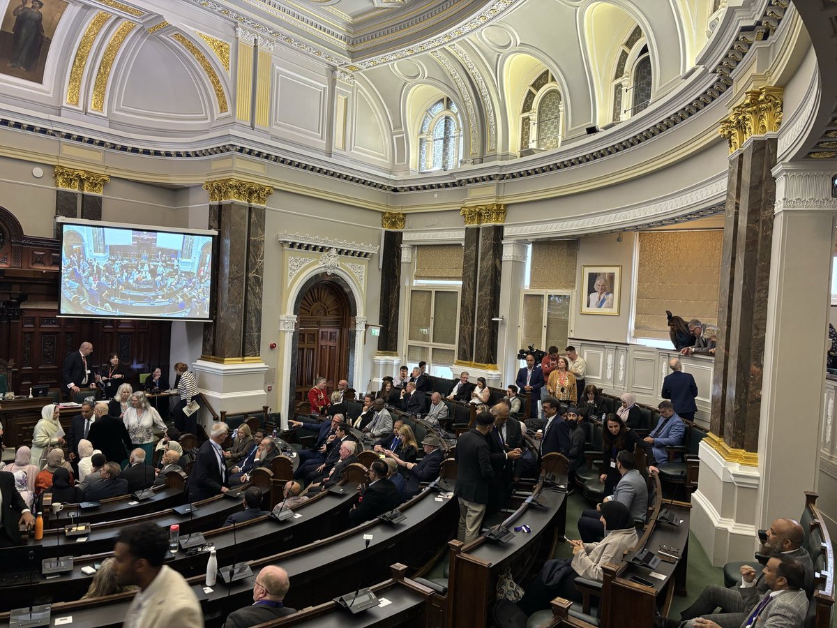 AlexanderJBrock's tweet photo. Birmingham councillors old and new are gathering for the first full council meeting since the dramatic local elections earlier this month

Appointing a new council leader was on the agenda for this afternoon - let’s see if that happens today https://t.co/Wk3stf835I