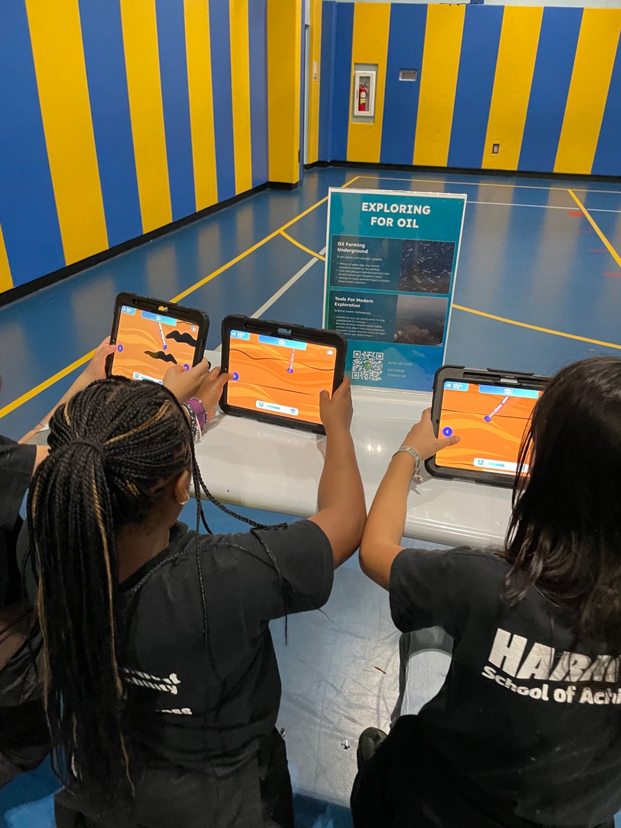 EnergyEdFdn's tweet photo. Check out some photos from a recent visit with these students learning about energy and science with EnergyXP 🌟

#STEM #energy #EnergyXP #oilandgas https://t.co/7xWlLbCBBU