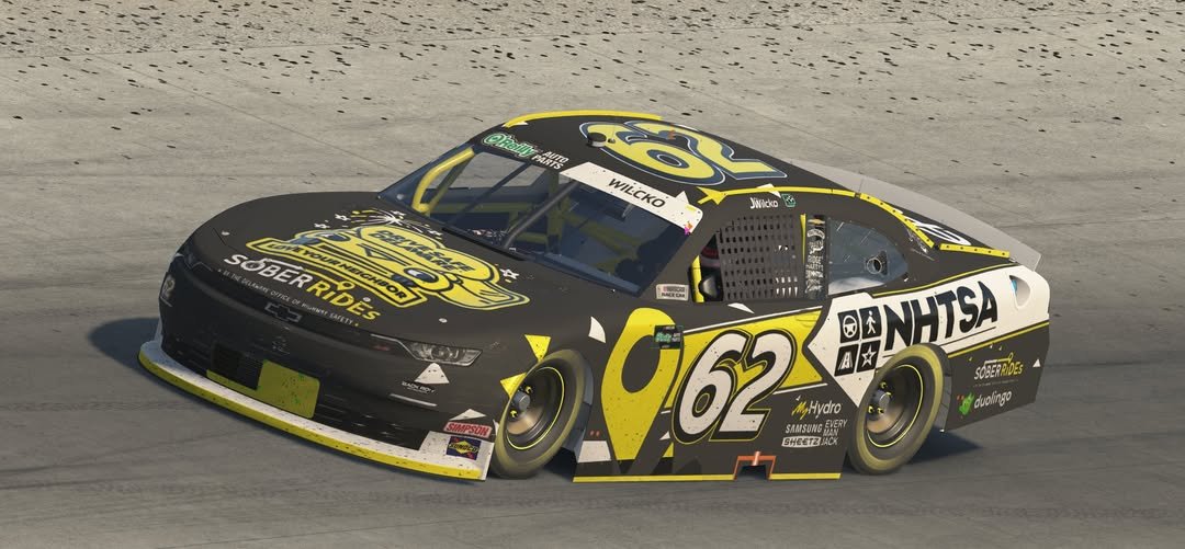 BackRowMoto's tweet photo. Tire and Fuel Saving were vital in last night's @nsrl2020 O'Reilly race at Dover. 
@JWilcko saved just enough to finish 4th
@RichJette blew a tire with 10 to go to finish 21st
@ChapelHillSim went home early to watch baseball DNQ https://t.co/ug7TW81Z1D