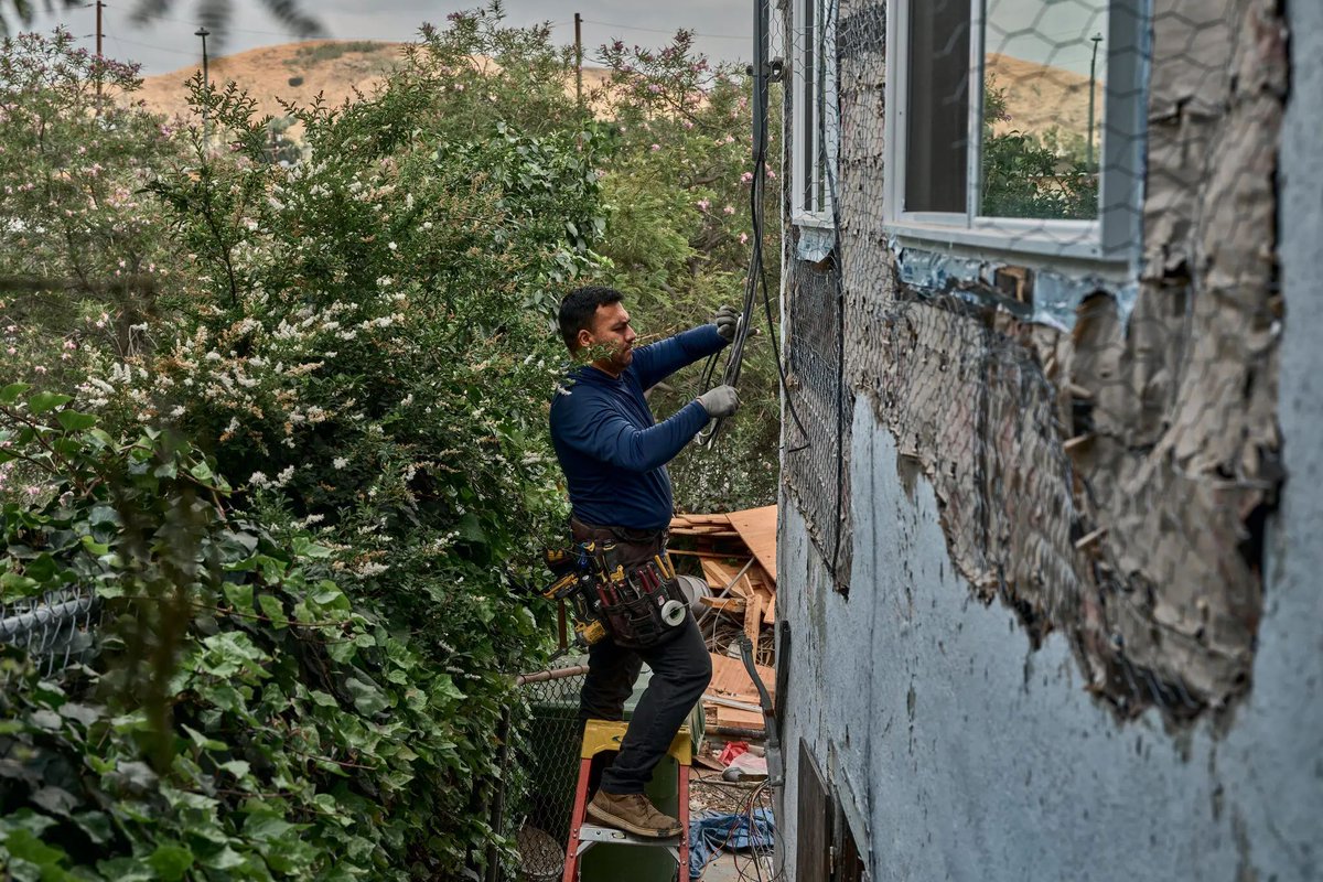 ImmigrationOpts's tweet photo. Trump’s Deportations Are Costing Americans Jobs #Immigration https://t.co/UXQ79gkXk8 https://t.co/eEA8U4k0Oo