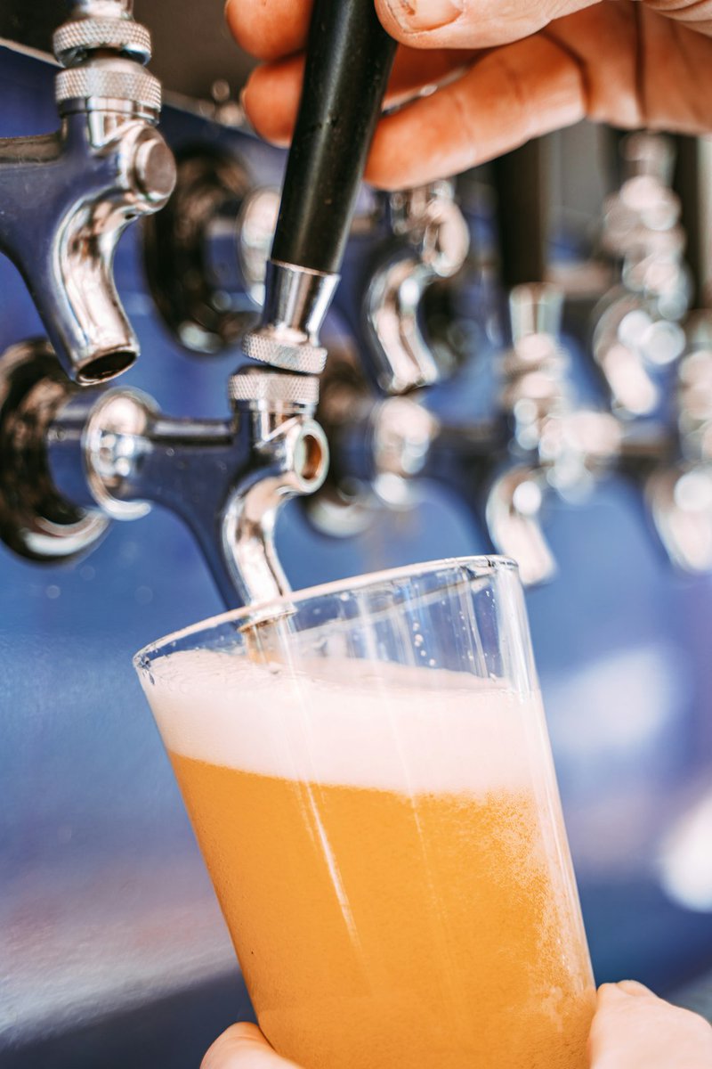 InstallBeerS's tweet photo. Maximiza rentabilidad y sostenibilidad con grifos de cerveza. Reduce costes, mermas y residuos (vidrio, plástico). Atrae clientes conscientes y mejora tu huella ecológica. ¡Descubre cómo con Install Beer! #HosteleríaEficiente https://t.co/icvdfqEIjq