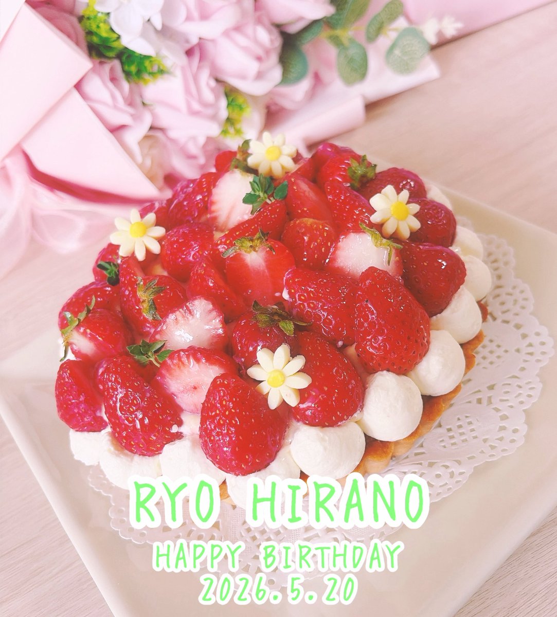 chibivv's tweet photo. 平野さん42歳のお誕生日おめでとうございます🎂
平野さんのお芝居、歌声、お言葉に、笑顔に、日々が彩られ幸せをいただいています。ありがとうございます✨お健やかで幸多き一年となりますように！さらなるご活躍を心よりお祈り申し上げます。 https://t.co/v0uNJFFG9N