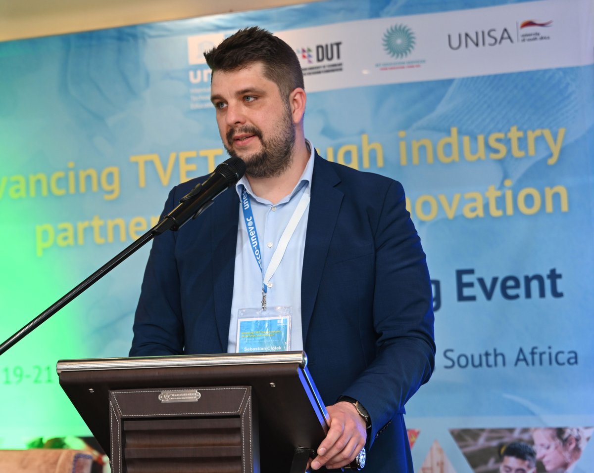 Unisa tweet media