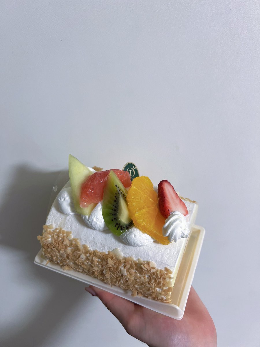 ______sik's tweet photo. HAPPY BIRTHDAY わたし！！！

今日はお誕生日でした🥹🤟🏻
会う人会う人にお祝いしていただき
とってもHAPPYな１日でした❕

今日食べたケーキを添えて🫨💞

まだまだお祝い受け付けてます🤩🤞🏻 https://t.co/elghpwzGhG