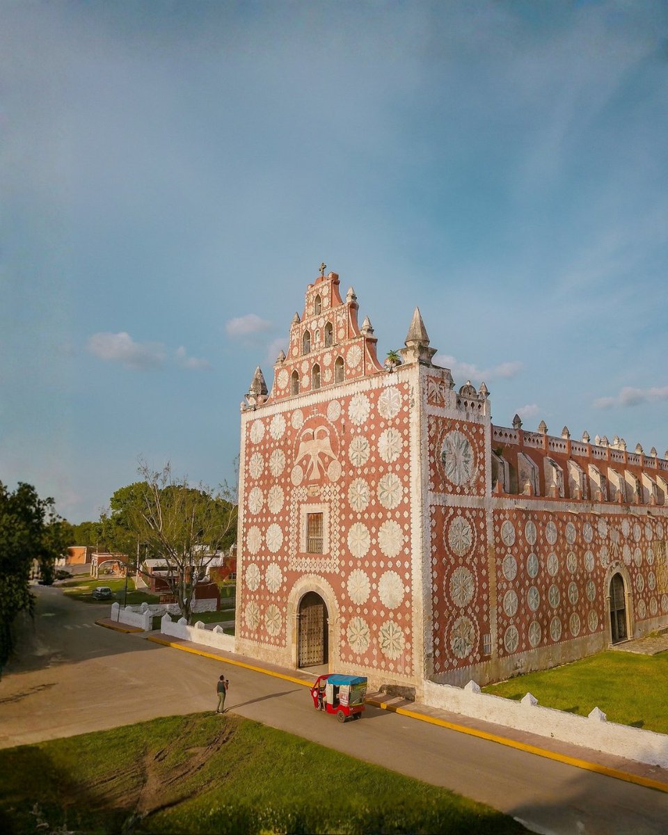 YucatanTurismo's tweet photo. 👇 Estos son 4 sitios que definitivamente no te puedes perder en #Yucatán.

Un recorrido que mezcla historia, arquitectura y cultura en solo un fin de semana.

📍 Chichén Itzá 
📍 Iglesia de San Servacio, Valladolid
📍 Uxmal 
📍 Convento de Uayma

📸: pptotravel - IG https://t.co/bT20c51vgQ