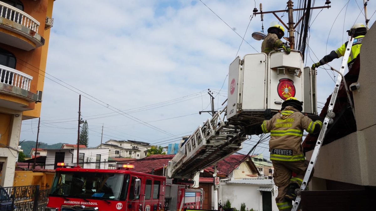 Bomberos Guayaquil tweet media