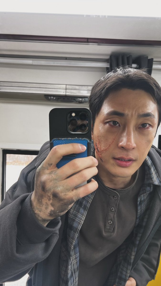 noiii365's tweet photo. 사람들이 다 김팔호 무섭다 무섭게 생겼다 이러잖아 나 김팔호 실제로 봤는데 화면으로 보는거랑 비교도 안되게 존나 무서우니까 화면보고 무섭다하지 마라 https://t.co/uN47QZXz6V