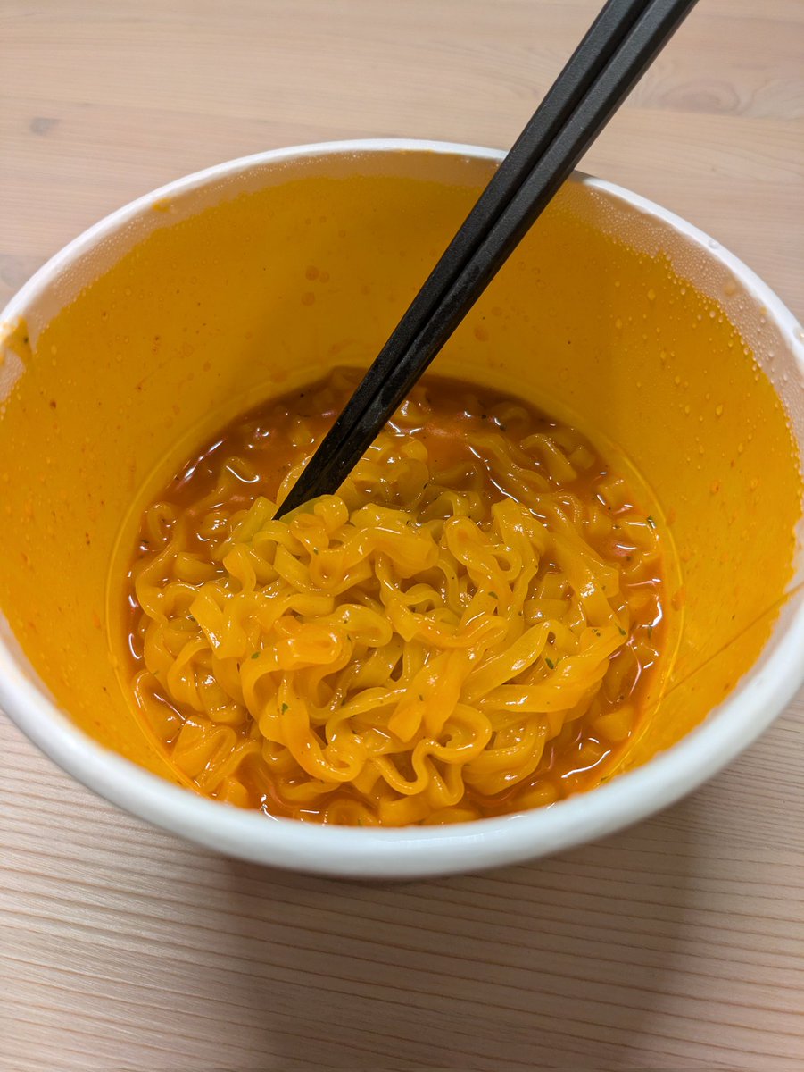 santa_jl's tweet photo. 辛ラーメンロゼかなりおいしい https://t.co/lv7Reo743U