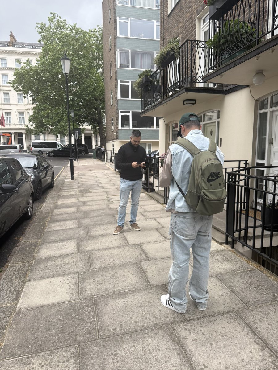 SuntMotivat's tweet photo. Ne pregătim pentru meciul Chelsea.

@realdanielnita și @Andrei_ABCrypto pregătesc niște content puternic pe crypto și nu numai

Revin cu update uri de la meci🤝

@BingXOfficial https://t.co/45zmL9eanj