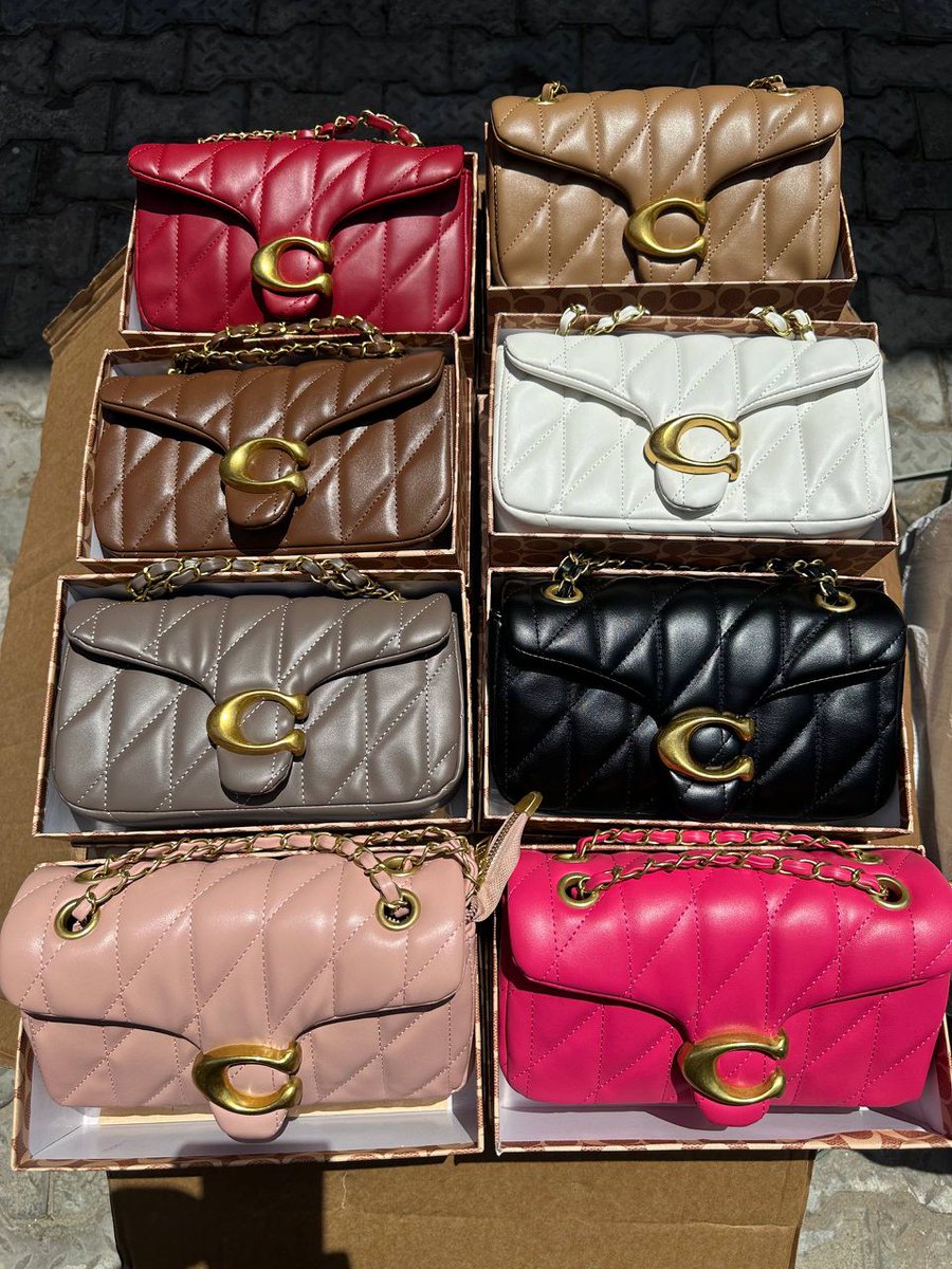 OumarMrs's tweet photo. your number one hand bags plug here. 
wholesale and retail. 
please retweet, my customers are on your TL. https://t.co/8ILVHceIiF