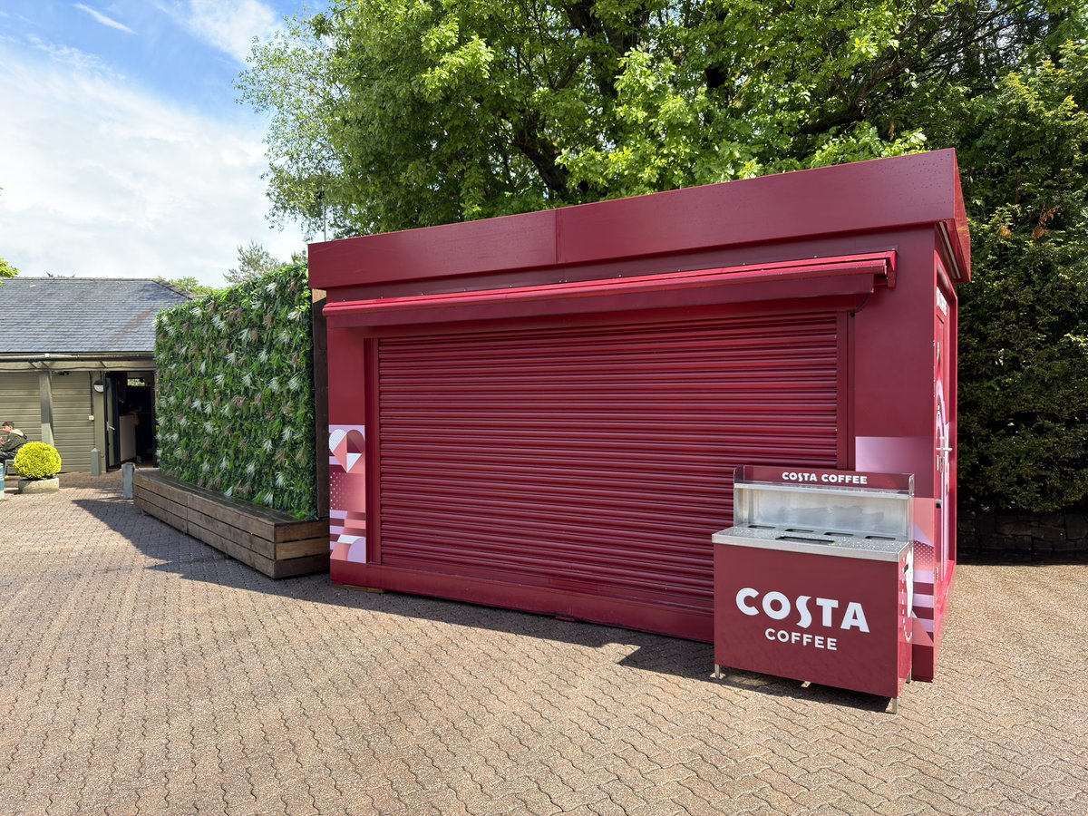TowersTimes's tweet photo. A range of new food stalls from Cargo Global Eats are currently being set up in Fountain Square. A Costa Coffee unit has also been added. https://t.co/41oJwkXbTU