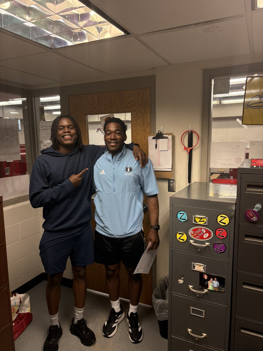 JazirDickerson2's tweet photo. Blessed to receive an offer from Rhode Island 🐏 @Coach_BHolt @FootballRhode @BrianDohn247 @adamgorney @FTRreport #FTR https://t.co/tKP3vrgXGe