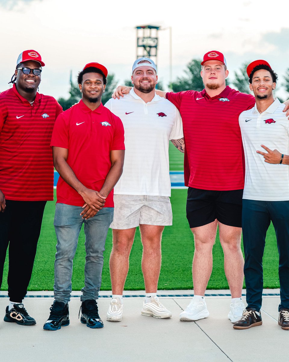 RazorbackFB's tweet photo. That’s a wrap in Frisco! 👏 https://t.co/vz0Bc5yoPl