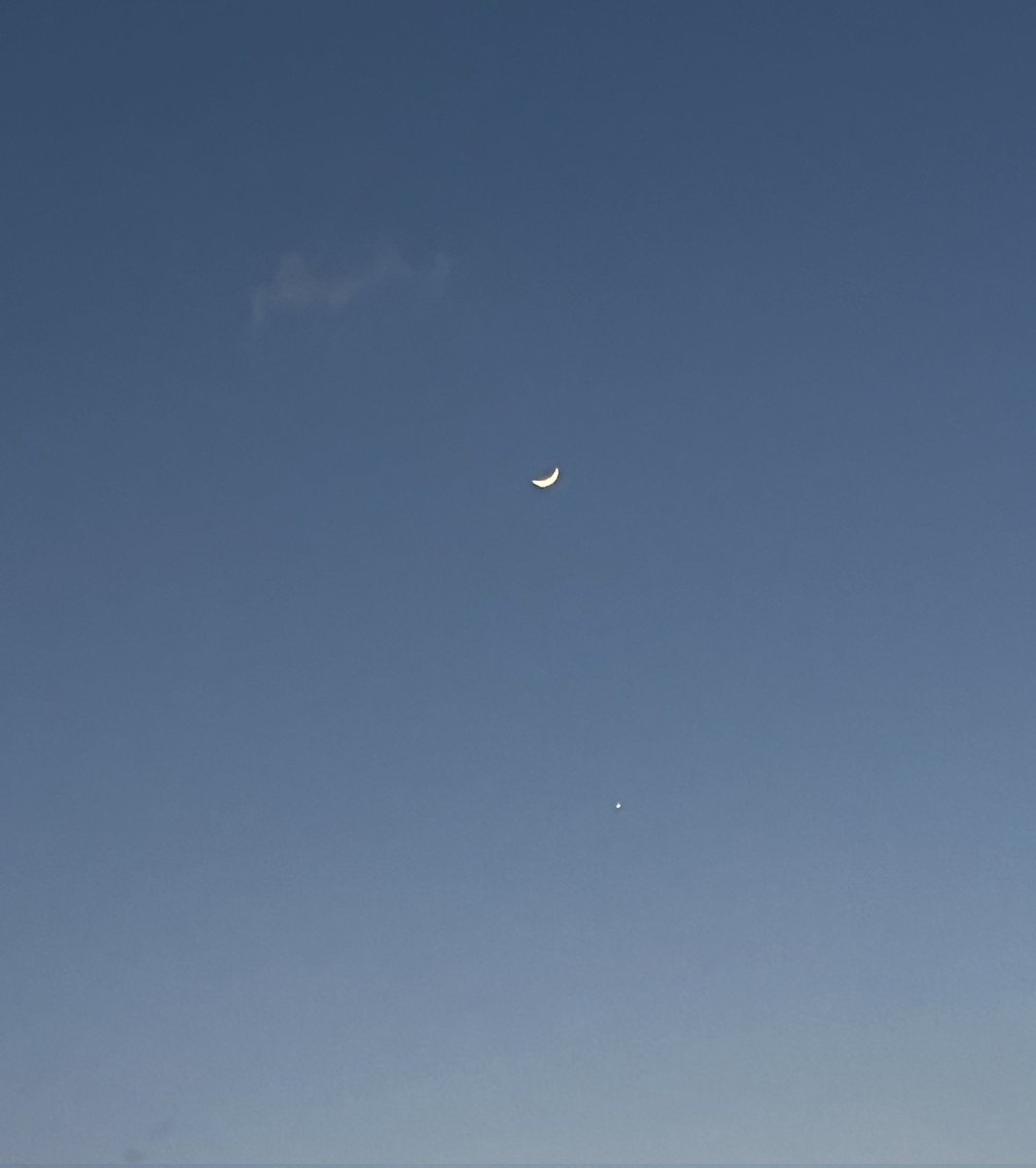 Nabb_kak's tweet photo. 2 Dhuʻl-Hijjah, 1447 AH. 🌙 https://t.co/Sqgroae7s8