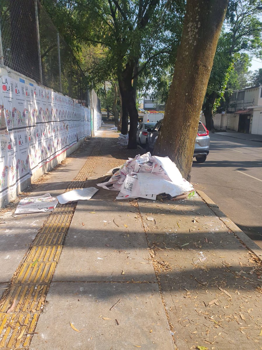 lexhare's tweet photo. @ClaraBrugadaM por favor envíe a recoger la propaganda basura y ya no desperdicie nuestros impuestos en generar basura. @AccionesBJ @BJAlcaldia abasolo 203-209 esquina con río de Churubusco https://t.co/lB7JyWWvne
Me ayudas @locatel_mx @UnoNoticias @CarlosLoret #ajolotizacion https://t.co/VQeSwBdxFC