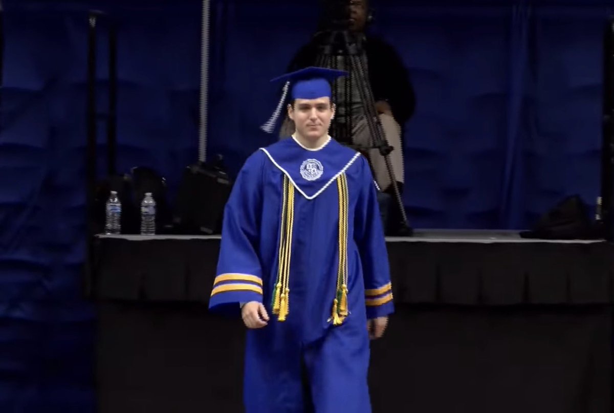 mcpsstech's tweet photo. 🎓📲 💻 Tune in to Baker graduation coverage on mcpssTV,  Facebook, and YouTube 

https://t.co/2Qym8fWwqF https://t.co/ui8R3Ab1CW