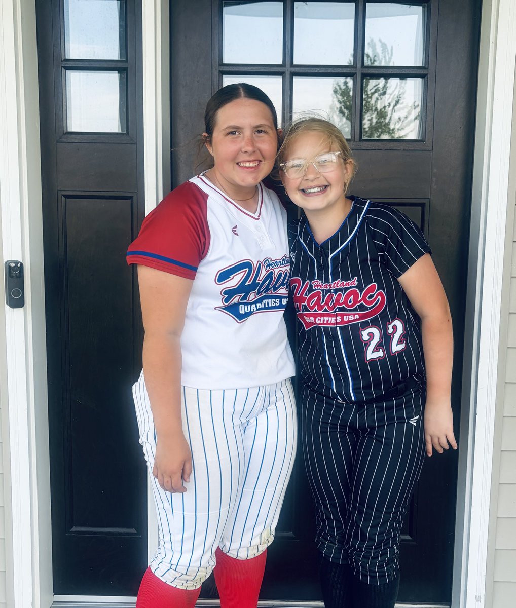 FinleeL2210's tweet photo. Had a fun weekend guest playing with a local @fastpitchhavoc team this weekend. Thank you for inviting me to play with you guys ! Did good at the plate and on the field. Including a blooper video 🫣 https://t.co/6juv5k2kXL