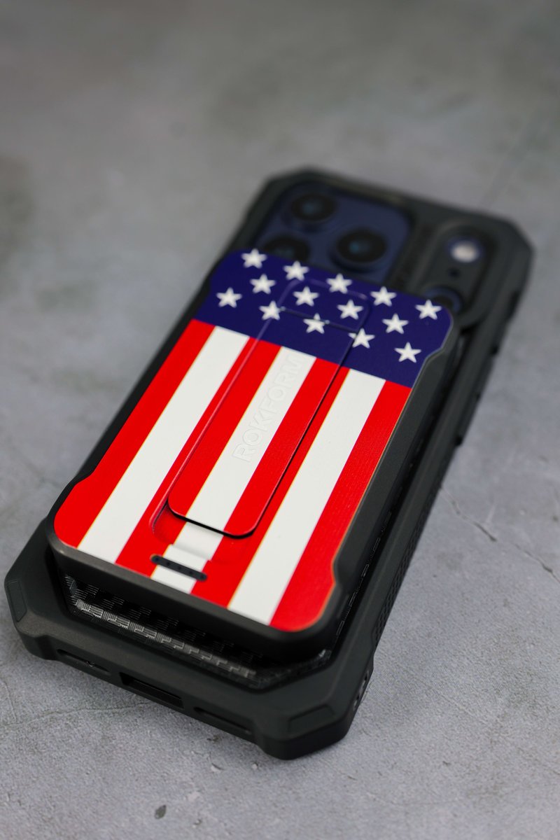 ROKFORM's tweet photo. IT'S HERE. 🇺🇸 
The Special Edition Stars &amp; Stripes 5K Power Bank is available now.
Limited run. Shop now. 
🔗 https://t.co/zgq19BqTNV
.
.
.
#Rokform #StarsAndStripes #LimitedEdition #MagSafe #PowerBank https://t.co/kCQRqbu1sU