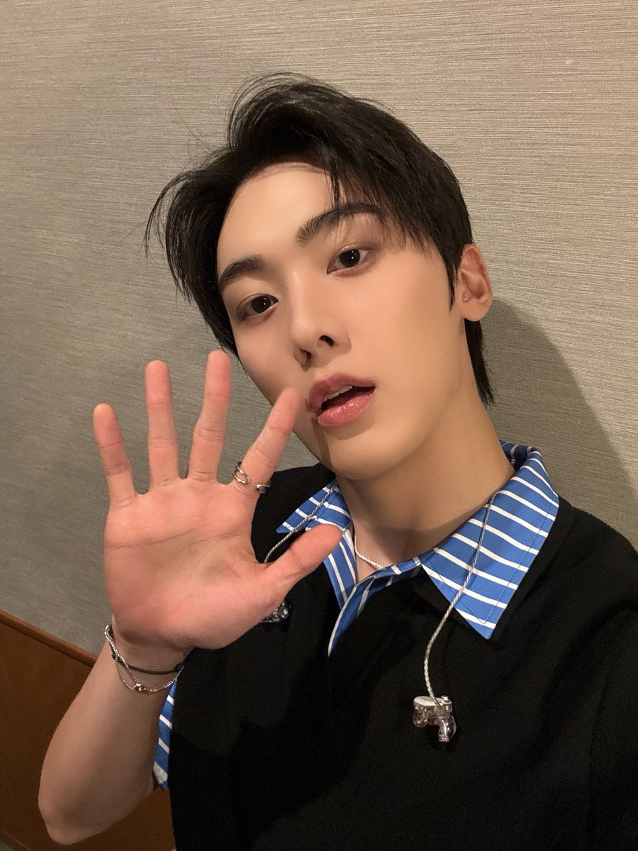 astro_falling's tweet photo. #윤산하_좋은이유_NoReason https://t.co/JjRRTyjxqT