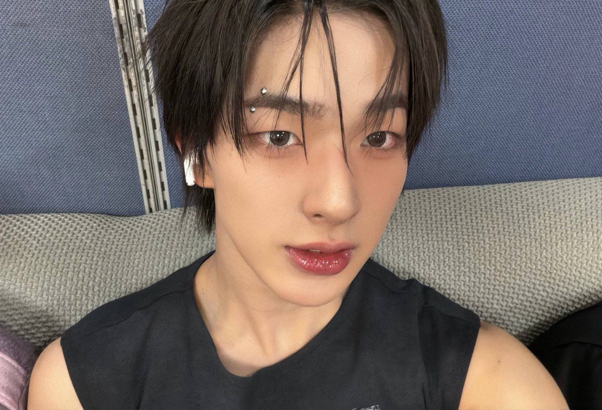 luberji_'s tweet photo. can’t believe it’s been 2 years already 🥹
happy anniversary! 

i really missed doing selca day honestly
#Nex2ySelcaDay #NX2SD #Nex2y_Selca_Day 
#NEXZ #넥스지 @NEXZ_official https://t.co/PvumRMjYzP