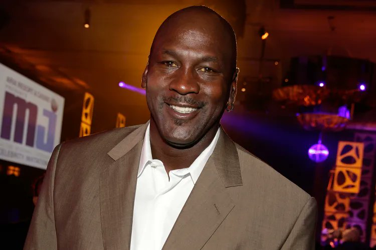 BeautifulPress's tweet photo. Great read.

Michael Jordan Surprises His Former High School Teacher in Hospice Care Who Wanted to Talk One Last Time

The NBA legend gives back to his
hometown. Helped open several
health clinics.

https://t.co/tDNHg3oUmu

Lesson: never forget who you
and you can contribute https://t.co/ZQot9HmQI2