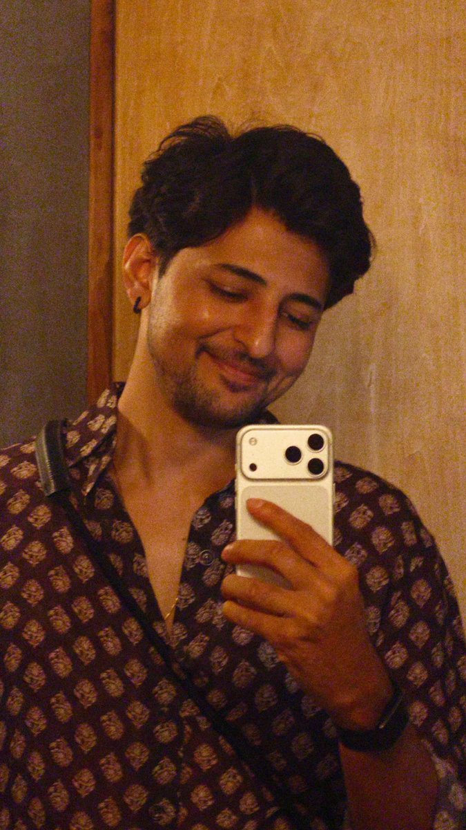 SubhashreeDZ's tweet photo. Same person btw https://t.co/9QYWHo6NZ0