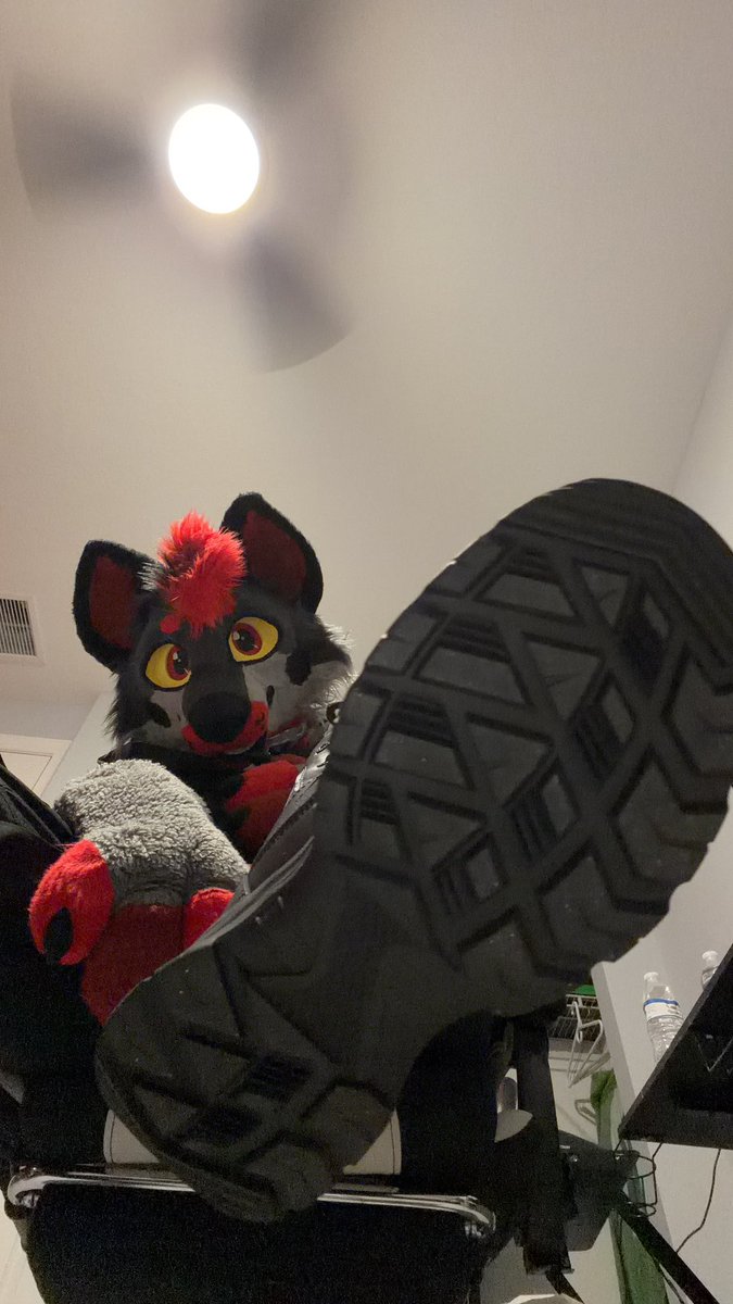Squeaky! 🔞 🔜 Megaplex tweet media