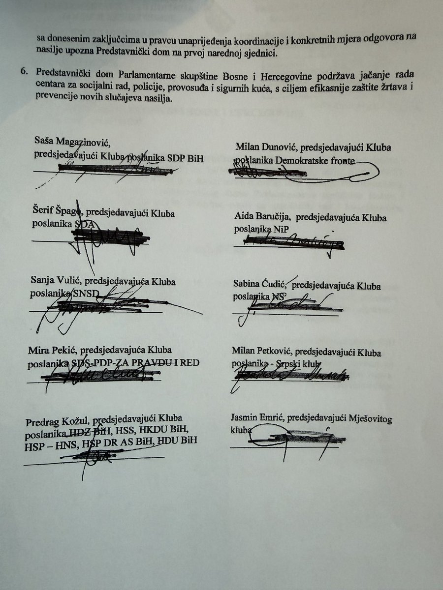 SasaMagazinovic's tweet photo. Opet se ponovilo: tragedija i loše stvari nas ujedine. Duboko vjerujem možemo biti solidarni i jedinstveni i bez toga. 
Svi klubovi stranaka u Predstavničkom domu Parlamenta BiH zajednički su potpisali zaključke u vezi borbe protiv nasilja u porodici i slučajeva femicida. 
Hvala svim klubovima koji su podržali moju inicijativu da danas govorimo o ovoj važnoj temi i spremnosti da djelujemo zajedno.