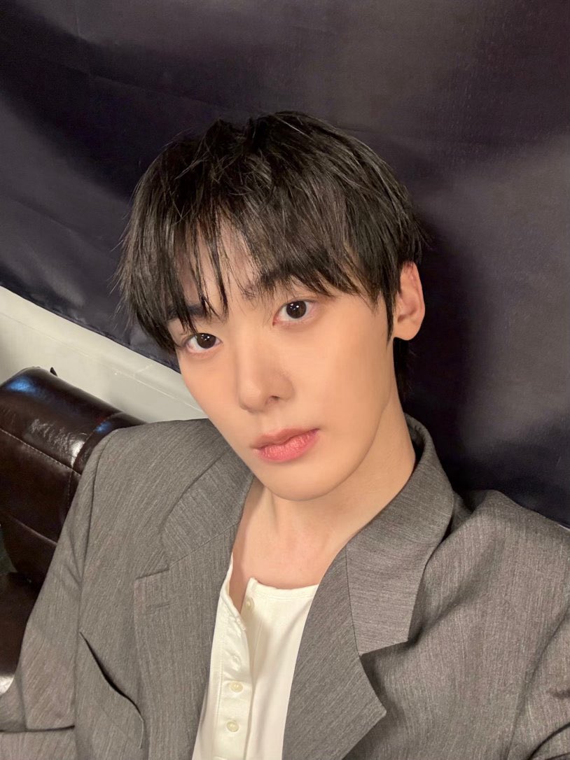 astro_falling's tweet photo. #윤산하_좋은이유_NoReason https://t.co/PK7FpIhvnm