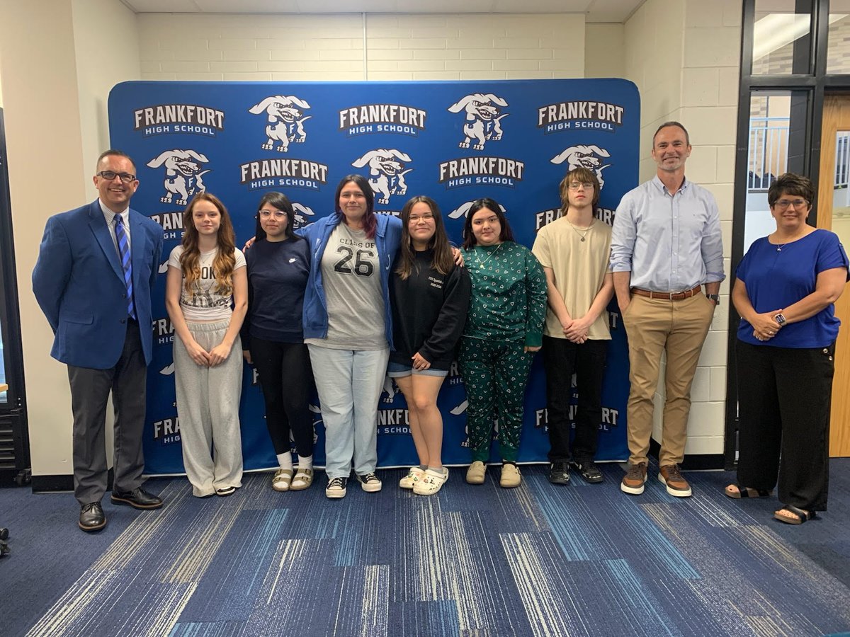 csfhotdogs's tweet photo. All of these students plan to pursue post-secondary degrees in education. We guarantee each of them a spot to student teach at CSF and a job interview when they are ready to teach. We hope to see these Hot Dogs again in a few years! πΎ #hotdogexcellence #communitycomesfirst https://t.co/wgIAnhr0Xx