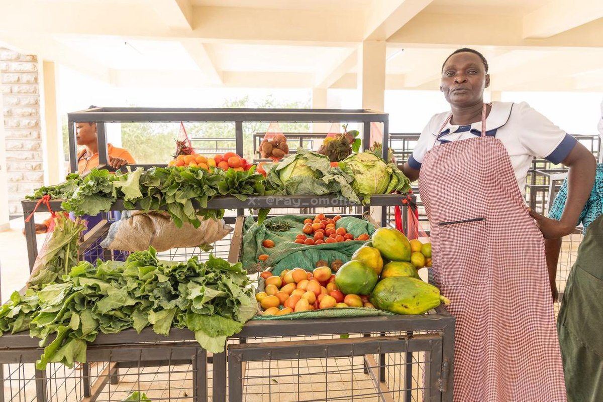 ray_omollo's tweet photo. The delivery of the Bottom-Up Economic Transformation Agenda (BETA) is already yielding visible impact, as seen in the completion of the Kamwongo Economic Stimulus Programme (ESP) Market in Mwingi North, Kitui County.

The modern facility, recently handed over to the County Government of Kitui by H.E. President @WilliamsRuto, is designed to host over 200 traders, providing a structured, hygienic and secure environment for fresh produce trade. 

It is set to reduce post-harvest losses, improve market access and create employment opportunities for local youth.

The State Department for Internal Security and National Administration is supporting the operational environment of the market through local coordination, ensuring safety, order and seamless day-to-day functioning of this important economic hub.