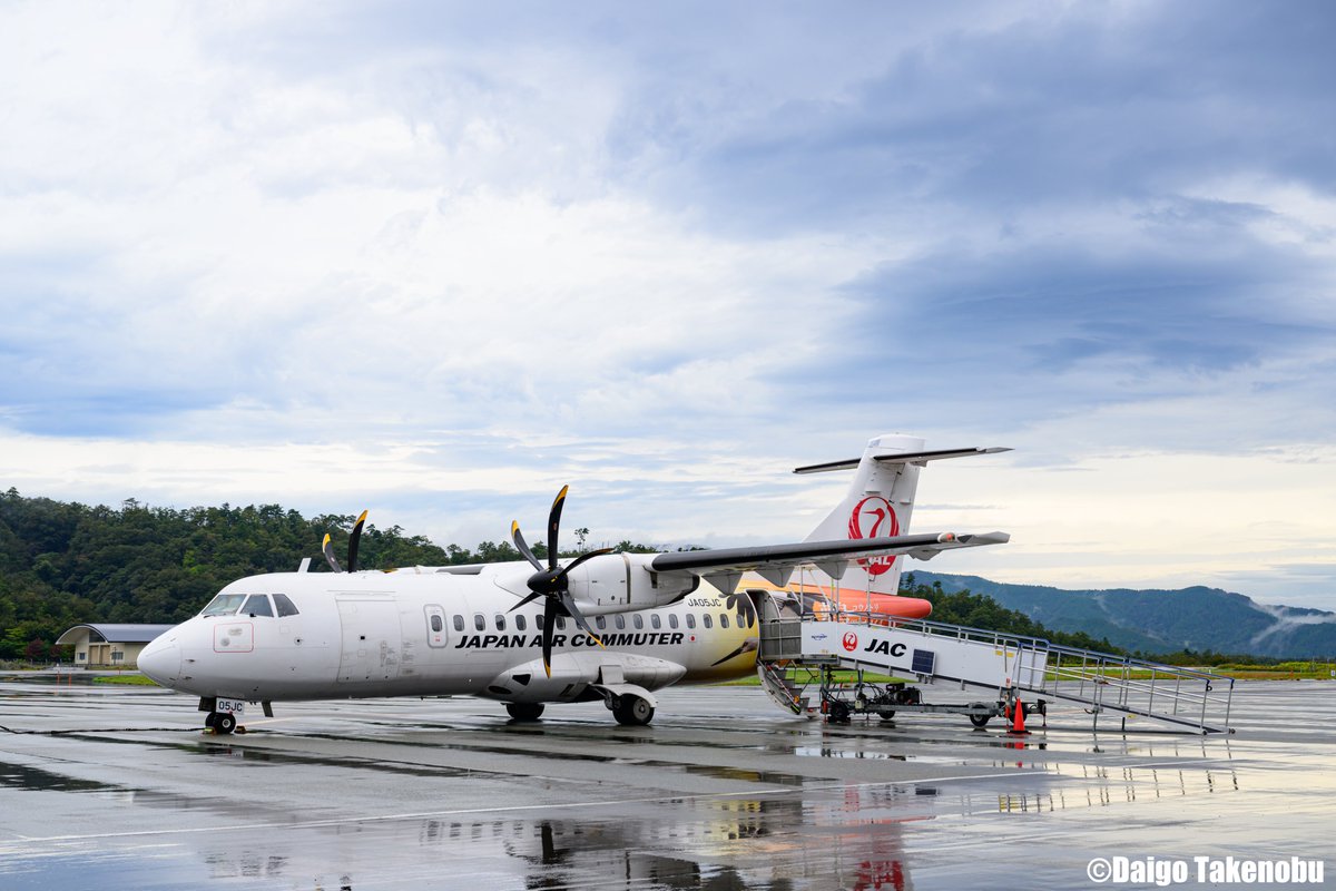 コウノトリの特別塗装でお馴染みのATR42-600（登録記号：JA05JC