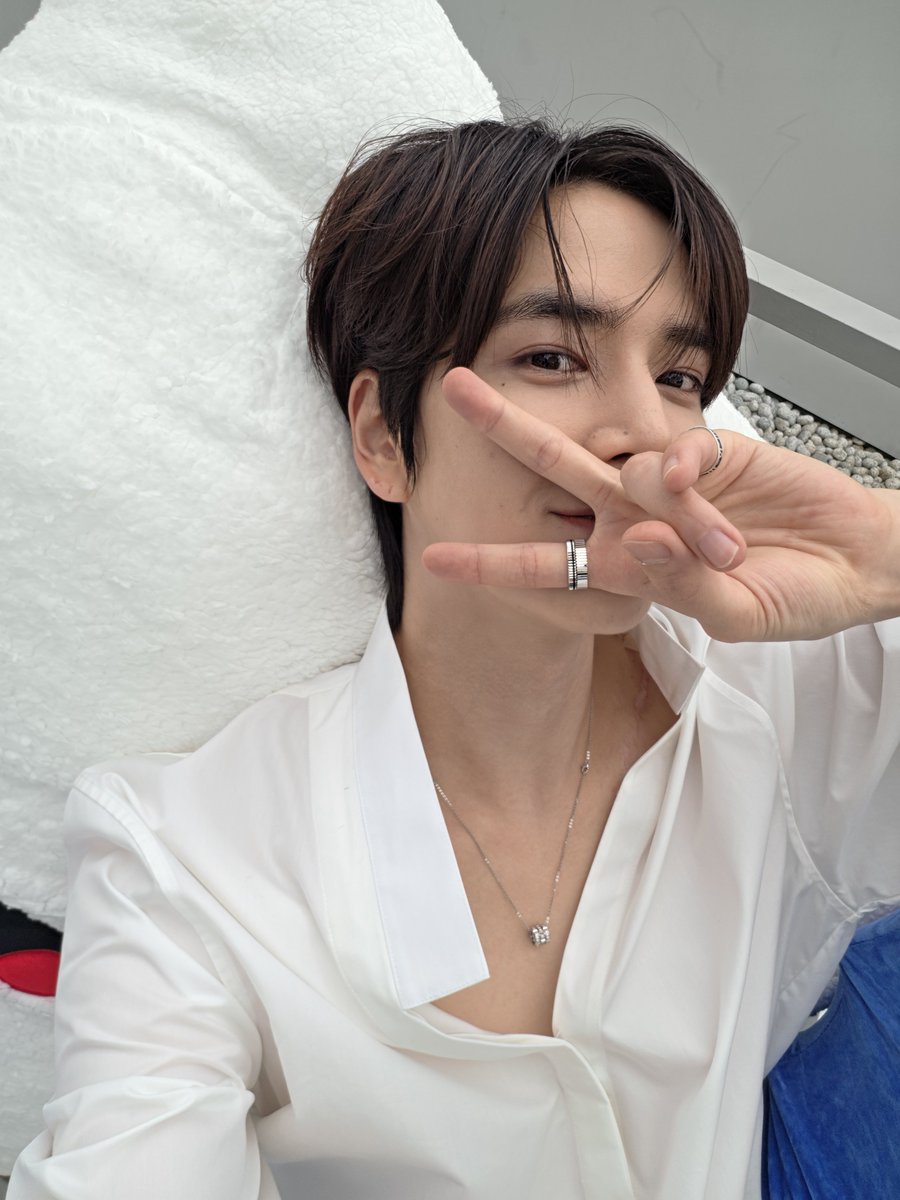 deobimom's tweet photo. #YOUNGHOON #영훈 sent this photo just now ♡ https://t.co/3Alm74Nd2n