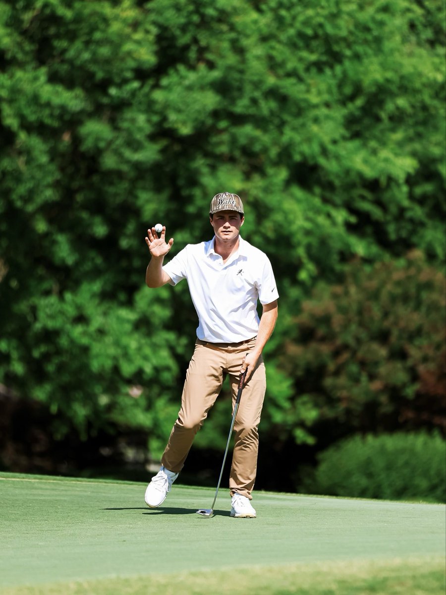 WakeMGolf's tweet photo. Pushing through round two⛳️ https://t.co/8DSFdDiXv0