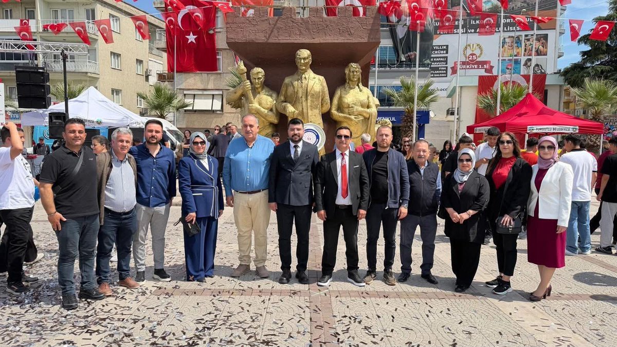 HaticeGozeten's tweet photo. Geleceğimizin teminatı olan gençlerimizin, ülkemizi daha ileriye taşıyacağına olan inancımızla 19 Mayıs Atatürk’ü Anma, Gençlik ve Spor Bayramı’nı en içten dileklerimle kutluyorum. https://t.co/bsVw2oIlhK