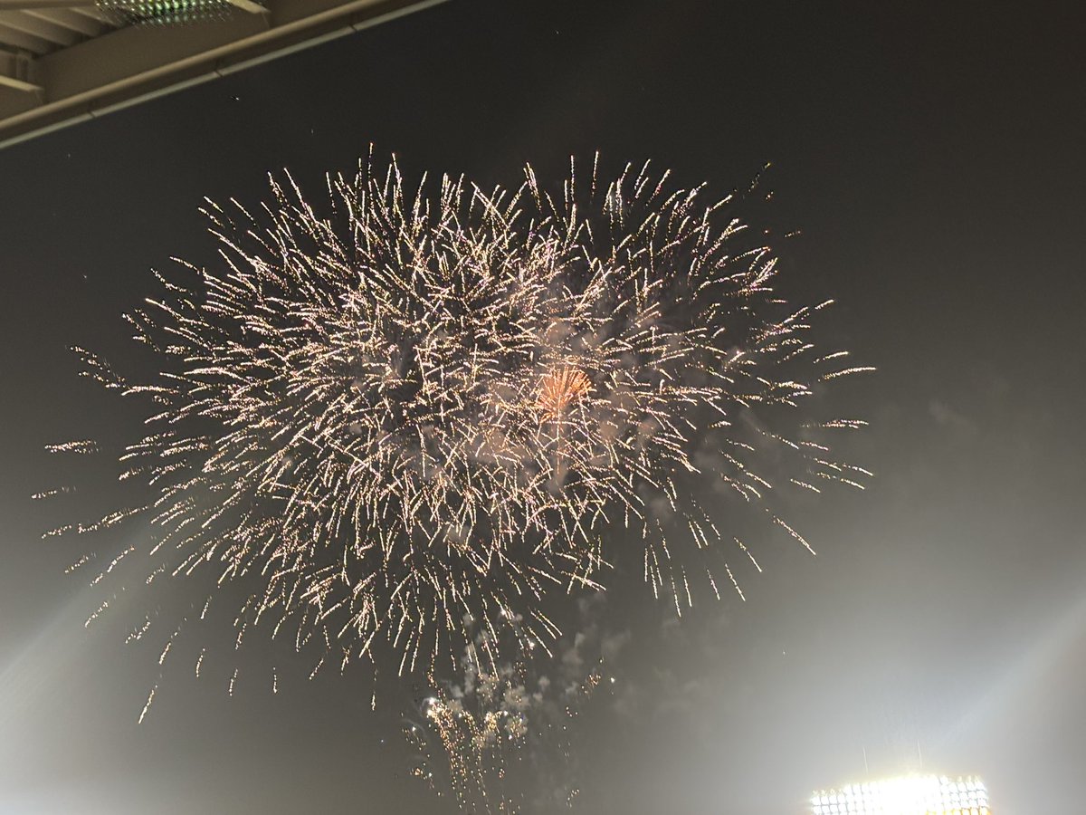 hide03_to27max's tweet photo. 今年初の阪神野球観戦⚾️
inマスカットスタジアム🍇

対中日戦
2年前は0-1で負けたから今日こそは…

結果は…
4-2で阪神勝利✌️とらほ〜🐯🎉

⬇️今日の試合ダイジェストはこちら⬇️
https://t.co/IqG02TJ9R1
⬇️ﾋｰﾛｰｲﾝﾀﾋﾞｭｰ＆監督ｺﾒﾝﾄはこちら⬇️
https://t.co/QXPmWGyNJQ https://t.co/hEmhMIFkr2