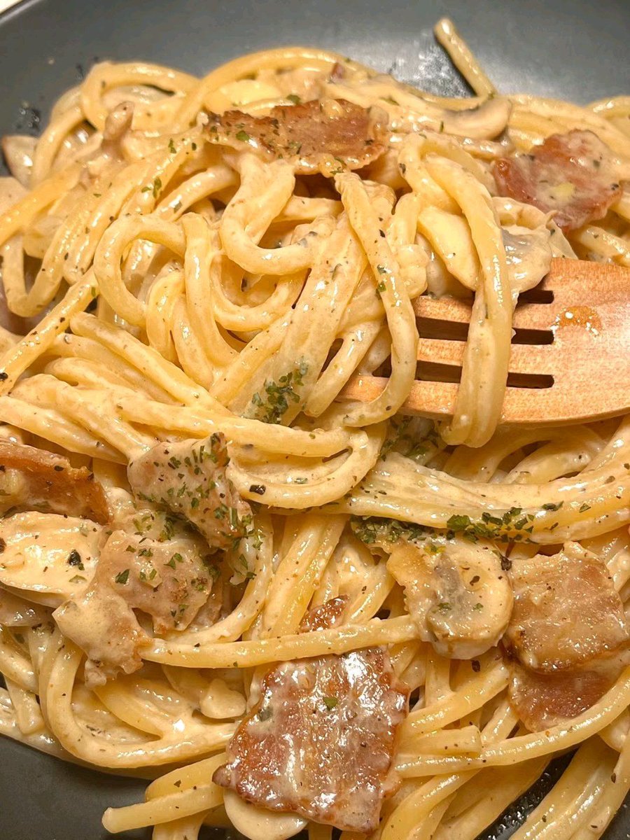 Gumer_jr's tweet photo. Just made garlic butter parmesan pasta at home in 15 mins  Creamy, salty, and way better than takeout—weeknight win unlocked! https://t.co/LyadAFUtGz