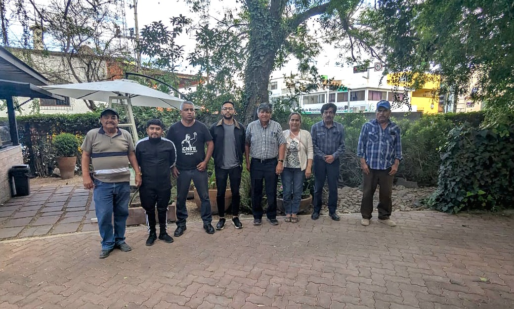 EspacioOsc's tweet photo. 📢 Nos reunimos con el Frente Unido de Pueblos de La Laguna para conocer el contexto de defensa de #DDHH en la región y la situación particular de 28 personas (15 hombres y 13 mujeres) que fueron detenidas y vinculadas a proceso tras ejercer su derecho a la protesta.

1/2 🧵 https://t.co/X5PhHMg4VM