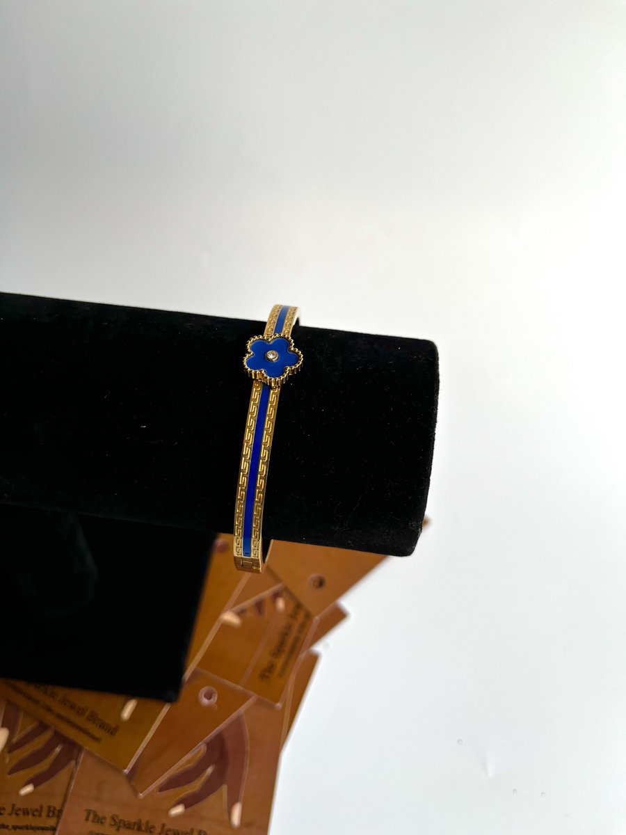 thesparklejewel's tweet photo. Some days just call for a little color 

Our colorful bracelets are perfect for adding that bold colorful touch to your plain outfit, whether you’re dressing up or keeping it casual.

🏷: 5,500 naira each
📍: Ilorin (nationwide delivery)

To place an order, kindly send a DM https://t.co/AaPylxa9L6