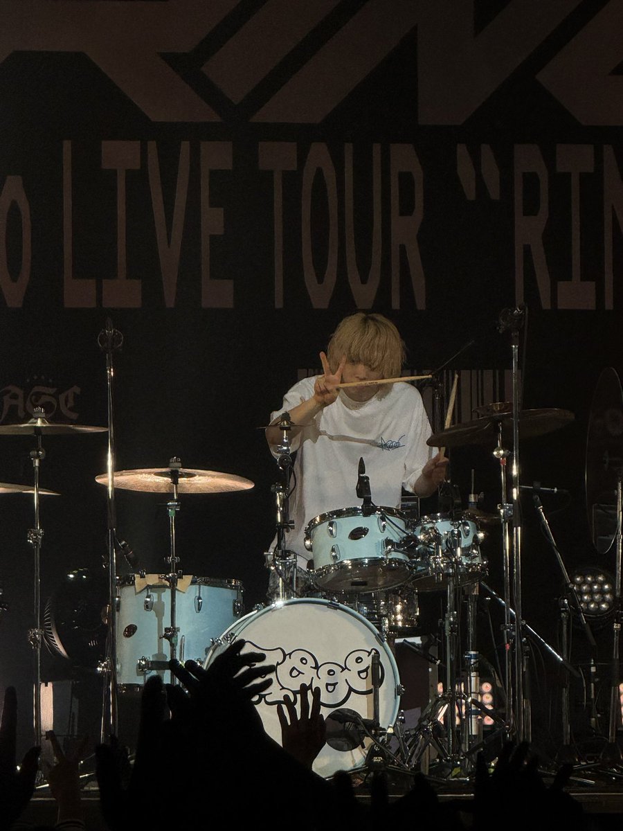 うり tweet media