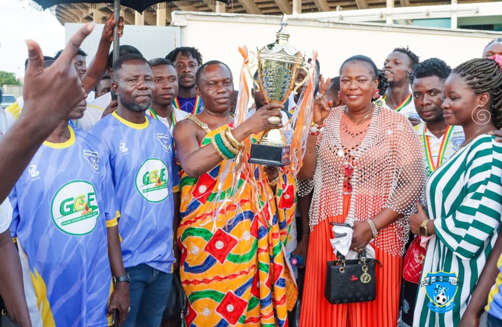 debibiunitedfc's tweet photo. Special appreciation to the Chief of the Debibi Traditional Council, Ɔsabɛrima Ɔkogyeaman Dr. Amoako Gago II, for gracing the Accra Sports Stadium with his presence.

Your support and encouragement played a great role in our historic victory.We are grateful 

#unitedforvictory https://t.co/1jrQu4Nbh7