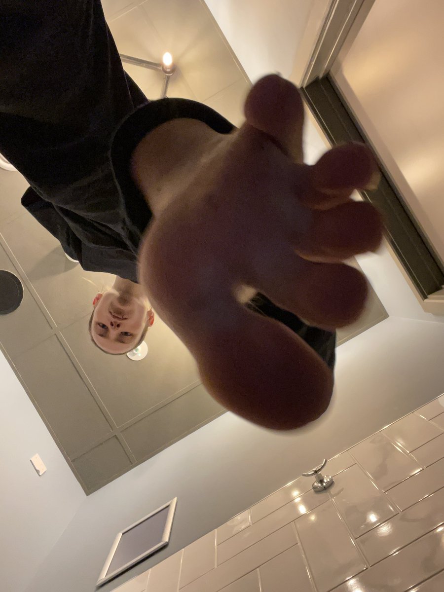 GiantApotheous's tweet photo. Remember bugs, taking foot pics on the clock is best way of time stealing. https://t.co/EMPq7jwUVQ
