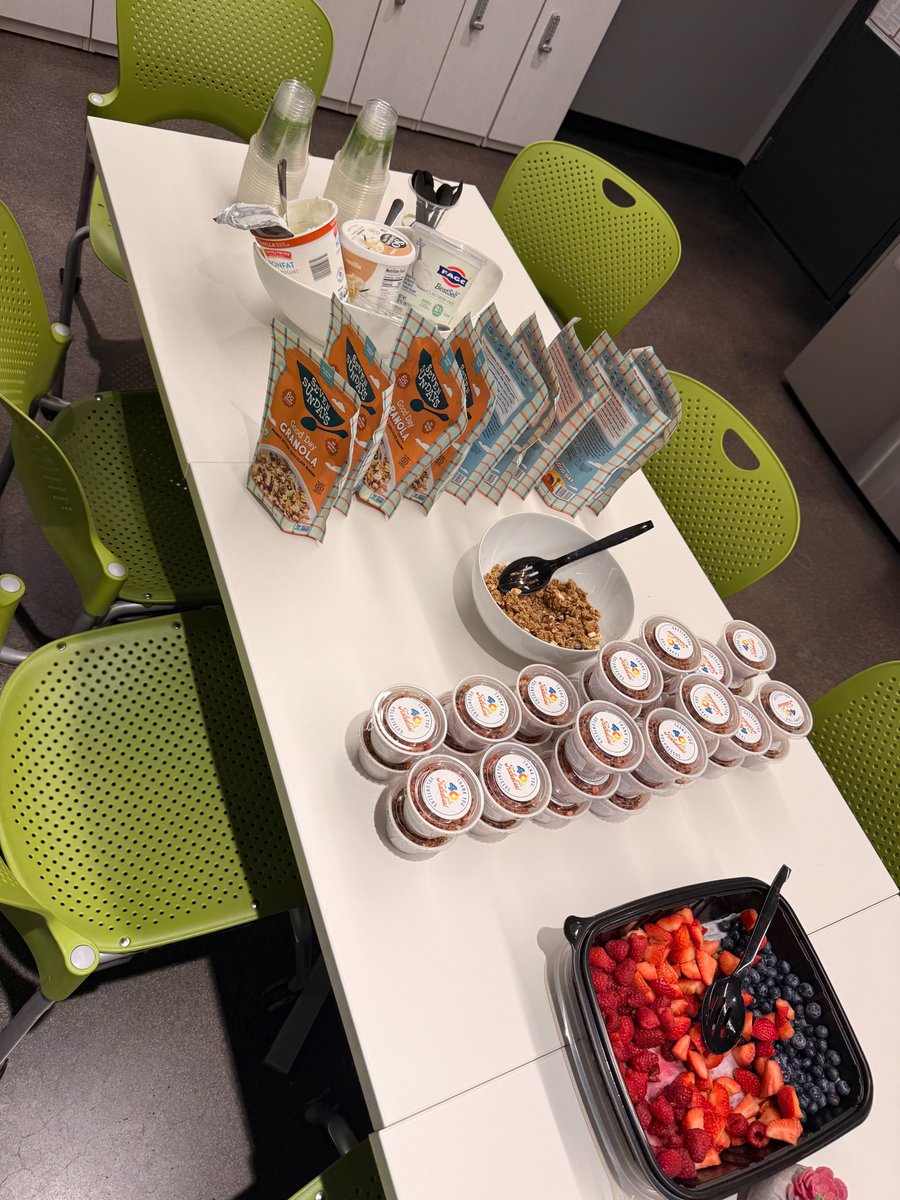 openarmsmn's tweet photo. A big heartfelt thank you to Seven Sundays for your generous granola donation! 🌟
We put it to great use during our Volunteer Appreciation Week, and we even had delicious leftovers to enjoy in the office this past week. Thank you for fueling our incredible volunteers and staff! https://t.co/SdZnClA6fE